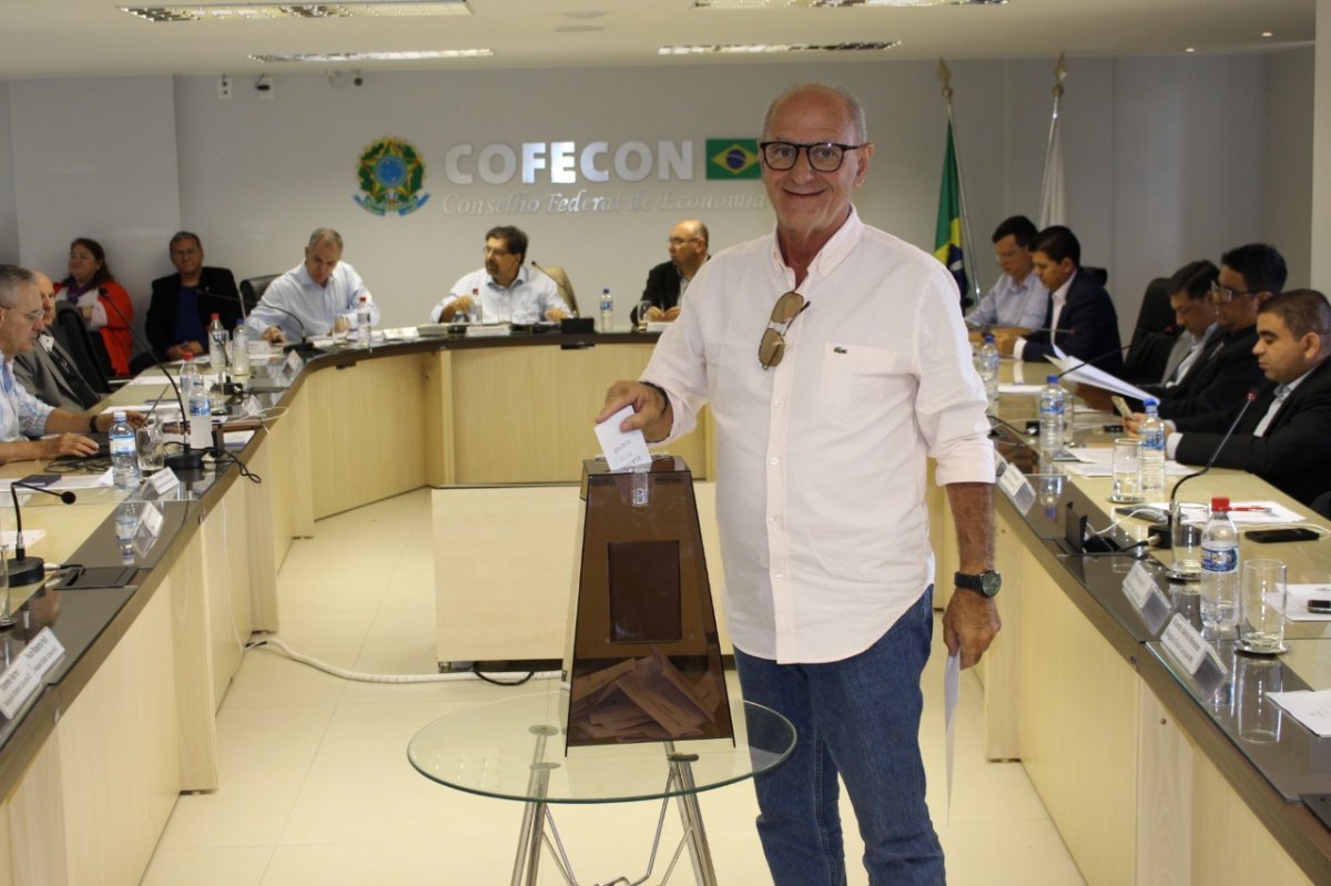 Presidente do Corecon-SC é eleito conselheiro federal efetivo do Cofecon - Corecon/SC