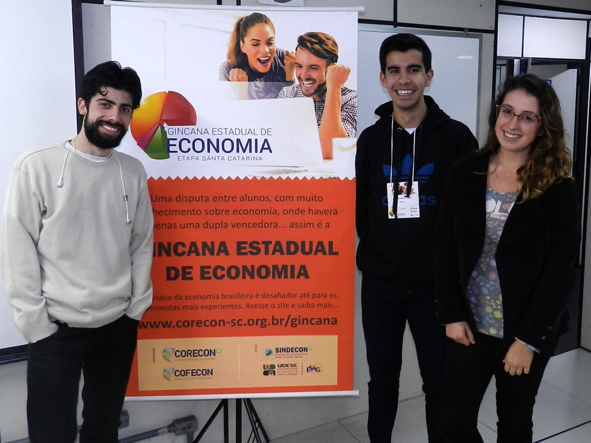 Estudantes da Furb vencem a 4ª Gincana Estadual de Economia​​ - Corecon/SC